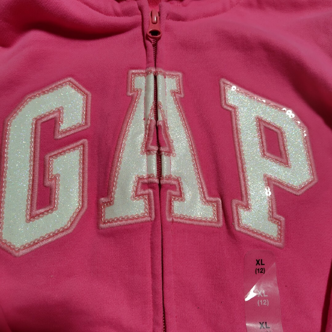 GAP Kids(ギャップキッズ)のGAP　パーカー　ピンク　新品　150 キッズ/ベビー/マタニティのキッズ服女の子用(90cm~)(ジャケット/上着)の商品写真