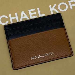 マイケルコース(Michael Kors)の8【新品】マイケルコース メンズ LUGGAGE カードケース(名刺入れ/定期入れ)