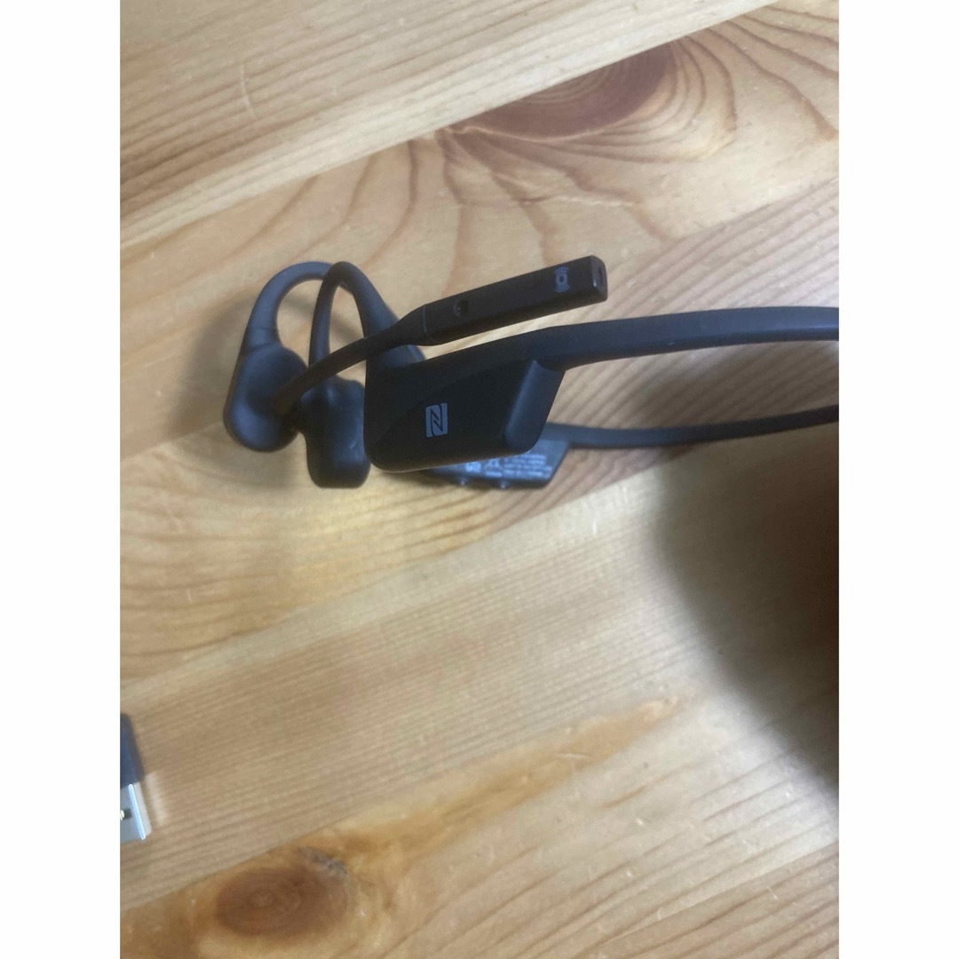 AFTERSHOKZ(アフターショックス)のshokz opencomm ショックス　オープンカム　骨伝導イヤホン　c102 スマホ/家電/カメラのオーディオ機器(ヘッドフォン/イヤフォン)の商品写真