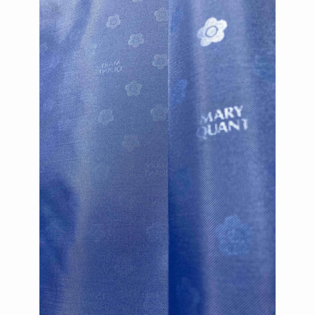 MARY QUANT(マリークワント)の★新品★マリークワント「MARYQUANT」布地★濃いめの青★デイジー柄とロゴ③ ハンドメイドの素材/材料(生地/糸)の商品写真