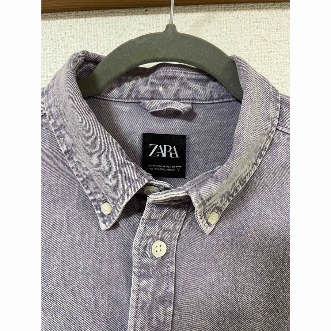 ZARA(ザラ)の新品未使用　ZARA デニムシャツ　薄紫 メンズのトップス(シャツ)の商品写真