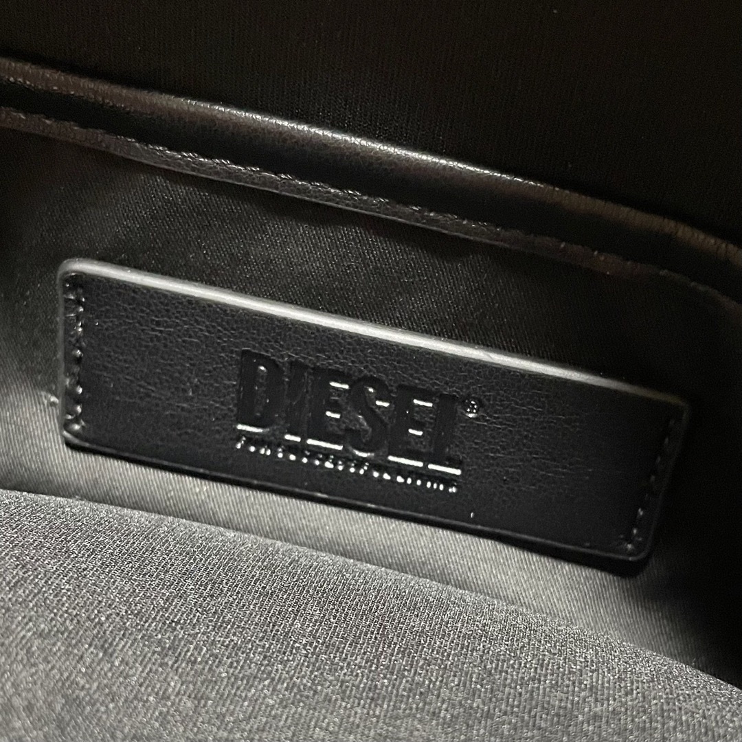 DIESEL(ディーゼル)の【完売品】 美品 ディーゼル ショルダーバッグ クロスボディバッグ 現行品 メンズのバッグ(ショルダーバッグ)の商品写真