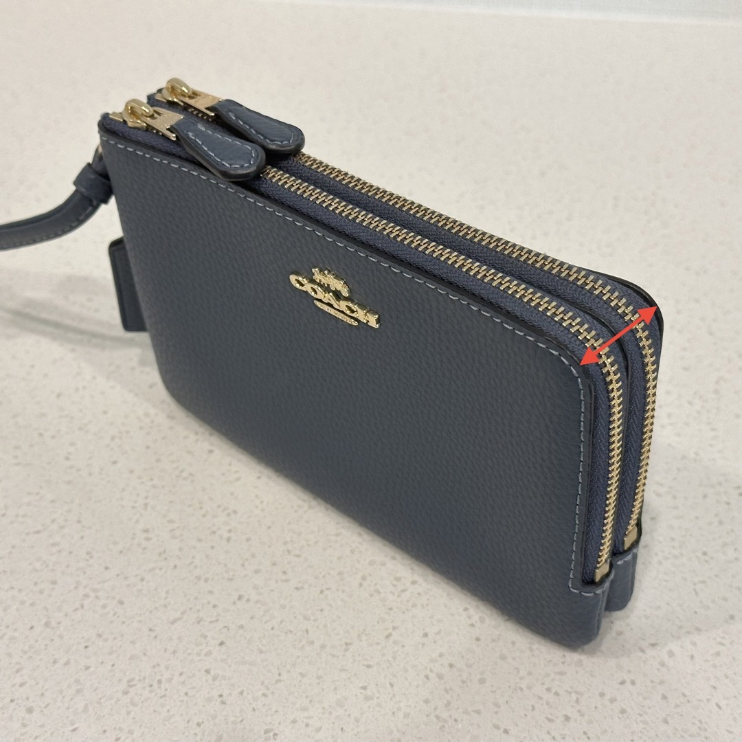 COACH(コーチ)のcoach コーチ レザー ストラップ付きポーチ レディースのファッション小物(ポーチ)の商品写真