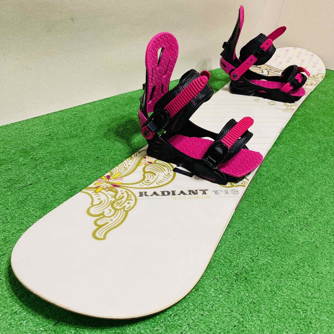 SALOMON(サロモン)のかわいい 大人気 サロモン RADIANT × kissmark スノーボード スポーツ/アウトドアのスノーボード(ボード)の商品写真