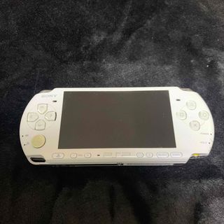 プレイステーションポータブル(PlayStation Portable)のpsp3000本体　ホワイト(携帯用ゲーム機本体)