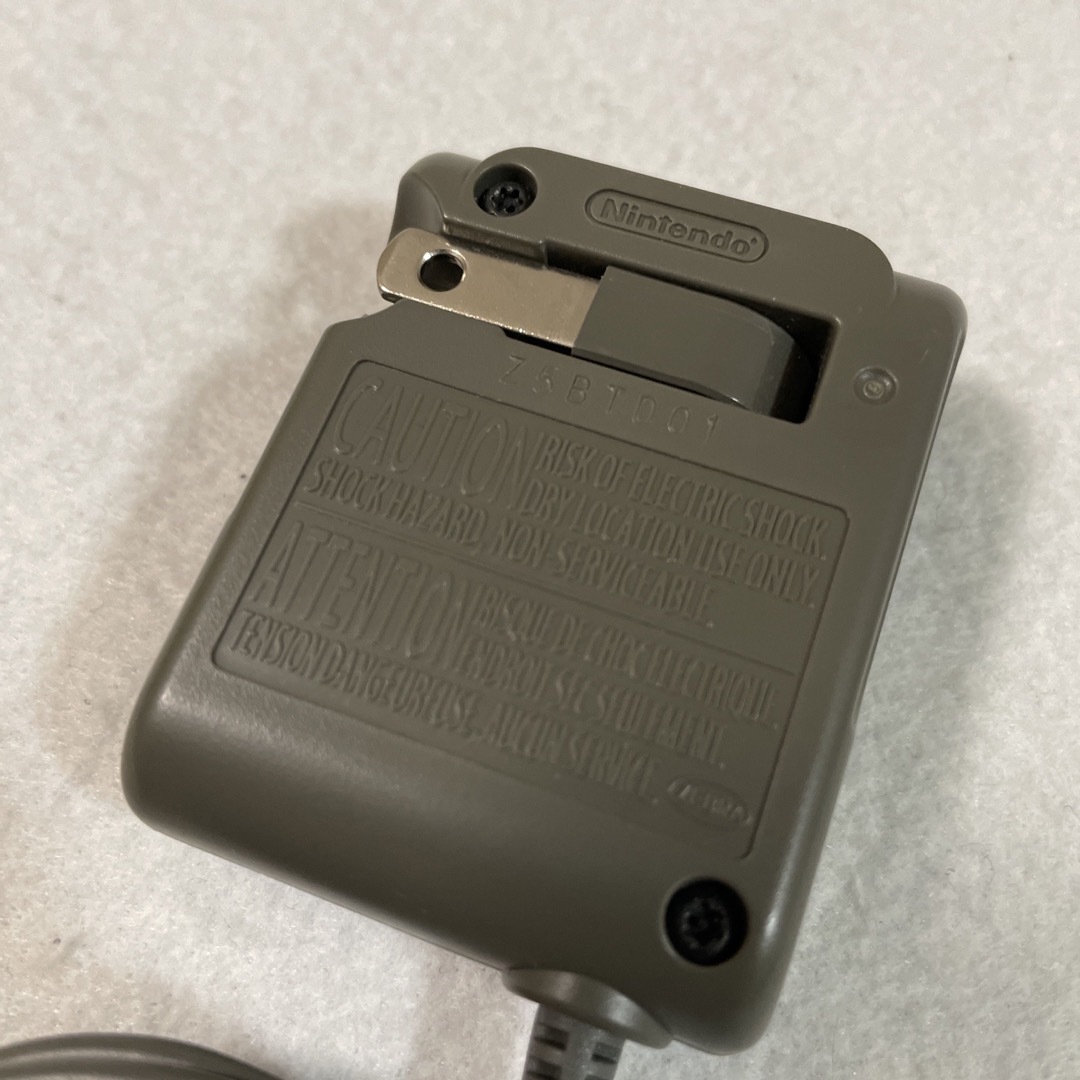ニンテンドーDS(ニンテンドーDS)の任天堂純正 ニンテンドーDS Lite ACアダプター 充電器 USG-002 エンタメ/ホビーのゲームソフト/ゲーム機本体(携帯用ゲーム機本体)の商品写真