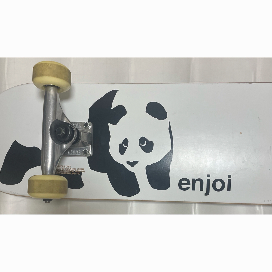 enjoi(エンジョイ)のエンジョイ　enjoi スケートボード　パンダ　コンプリート　7.75inch スポーツ/アウトドアのスポーツ/アウトドア その他(スケートボード)の商品写真