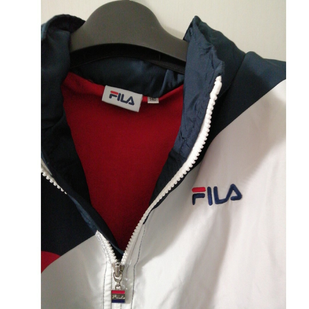 FILA(フィラ)のFILA裏起毛ウインドブレーカー キッズ/ベビー/マタニティのキッズ服男の子用(90cm~)(ジャケット/上着)の商品写真