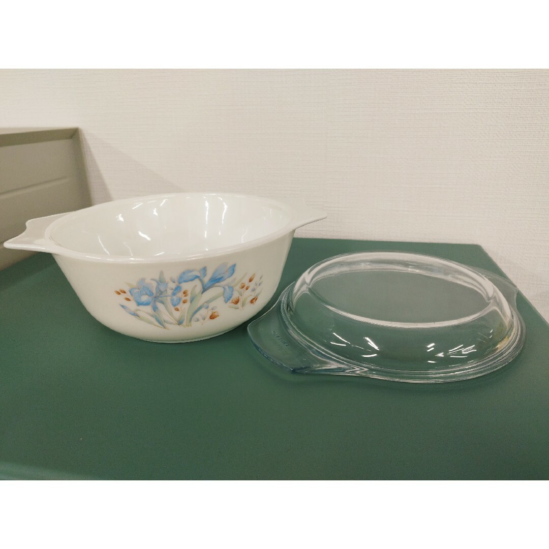 Pyrex(パイレックス)のヴィンテージ オールドパイレックス キャセロール ブルーアイリス インテリア/住まい/日用品のキッチン/食器(食器)の商品写真