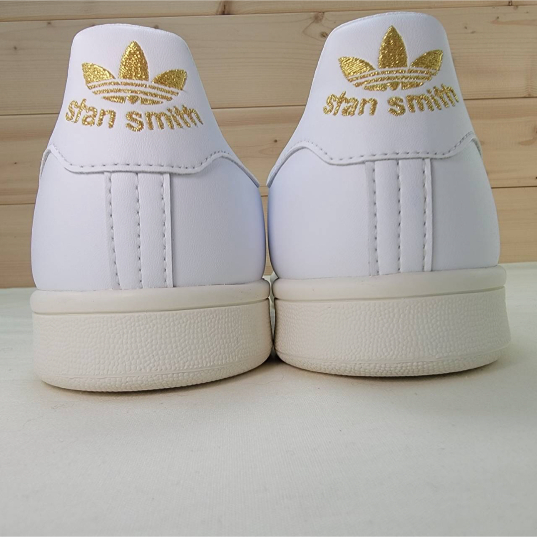 STANSMITH（adidas）(スタンスミス)のアディダス スタンスミス ホワイト/ゴールド刺繍 24cm レディースの靴/シューズ(スニーカー)の商品写真