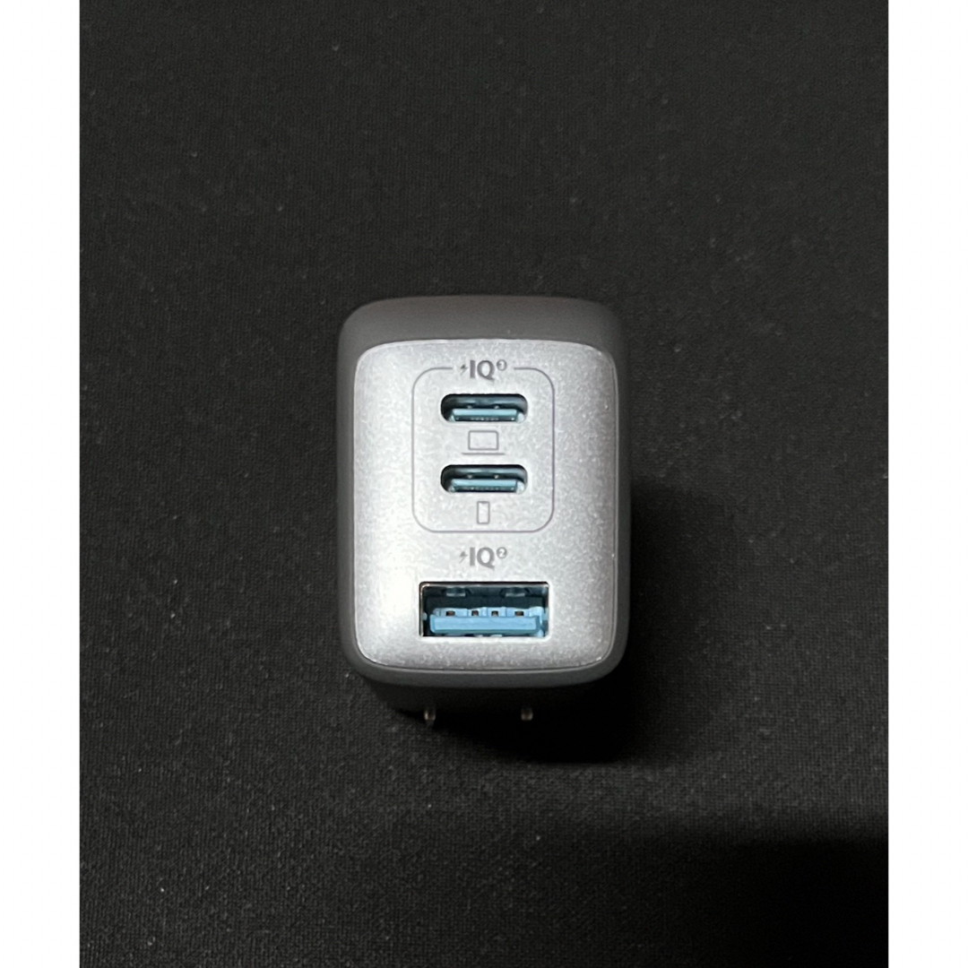 Anker(アンカー)のAnker PowerPort III 3-Port 65W Pod スマホ/家電/カメラのスマートフォン/携帯電話(バッテリー/充電器)の商品写真