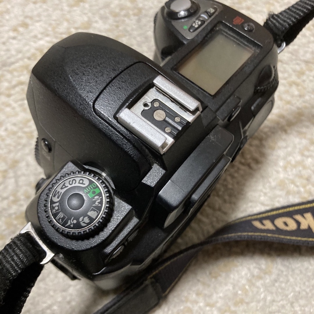 Nikon(ニコン)の【ジャンク品】Nikon ニコン D70 カメラ  スマホ/家電/カメラのカメラ(デジタル一眼)の商品写真