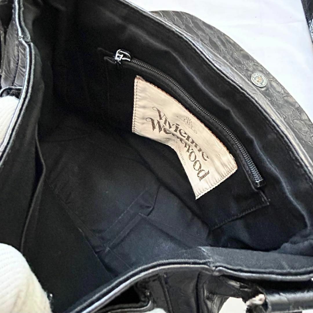 Vivienne Westwood(ヴィヴィアンウエストウッド)の✨美品✨Vivienne Westwood ショルダーバッグ　レザー　黒　オーブ レディースのバッグ(ショルダーバッグ)の商品写真