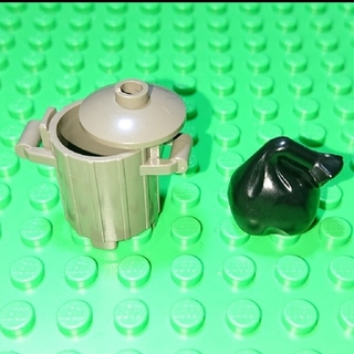 レゴ(Lego)の【新品】LEGO ゴミ箱＆ゴミ袋《Ａ》レゴ ミニフィギュアアイテム(知育玩具)