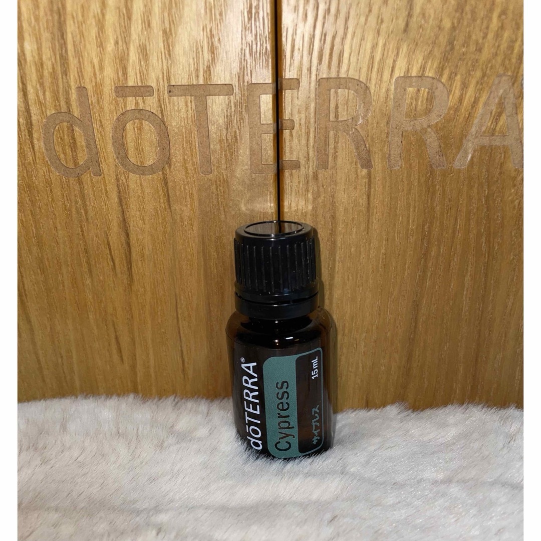 doTERRA(ドテラ)のdoTERRA ドテラ　正規品　サイプレス15 ml コスメ/美容のリラクゼーション(エッセンシャルオイル（精油）)の商品写真