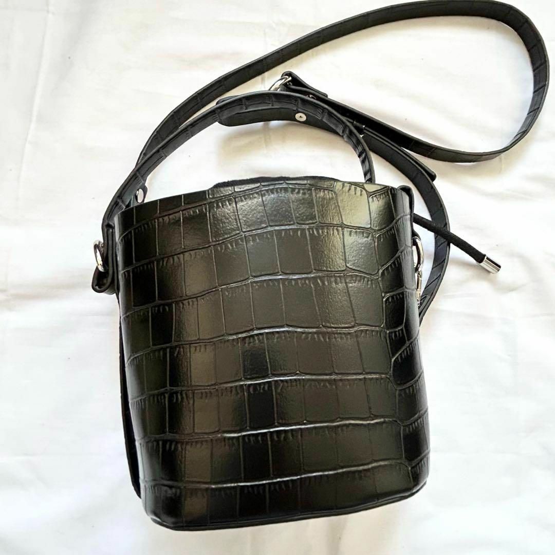 Vivienne Westwood(ヴィヴィアンウエストウッド)の✨美品✨2way Vivienne Westwood ショルダーバッグ　黒 本革 レディースのバッグ(ショルダーバッグ)の商品写真