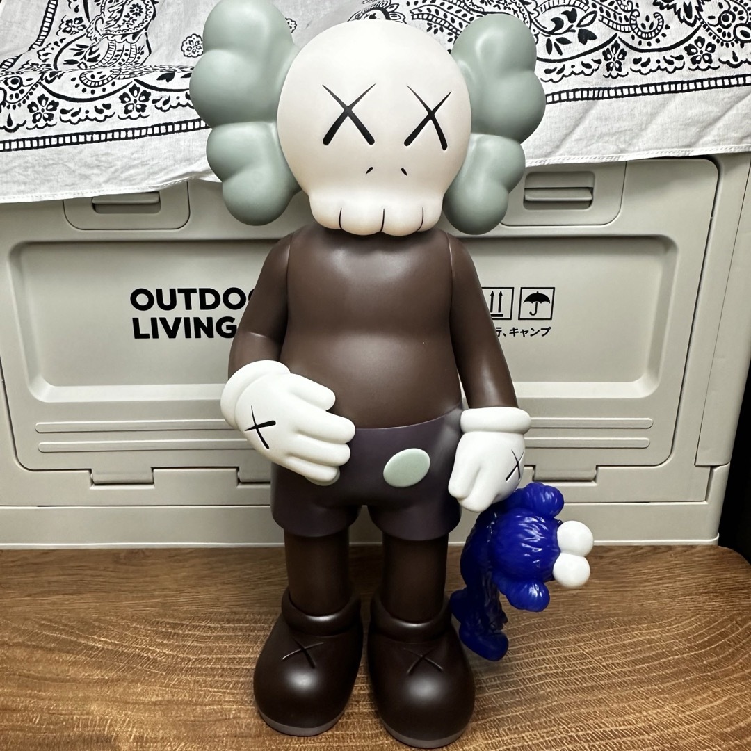 おもちゃKAWS Share Vinyl Figure カウズ シェア フィギュア