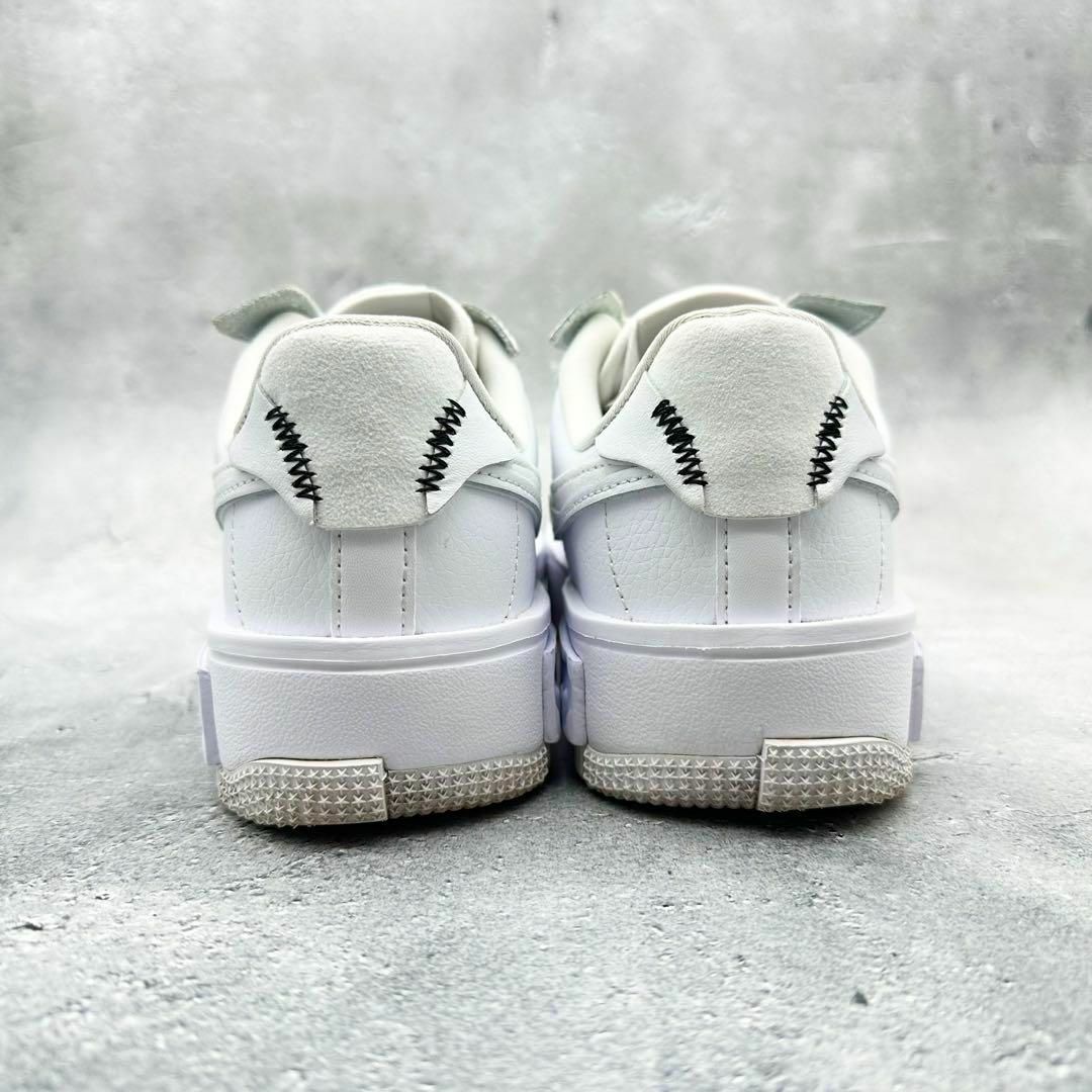 NIKE(ナイキ)の【極美品】NIKE エアフォース1 フォンタンカ ホワイト レザー ステッチ レディースの靴/シューズ(スニーカー)の商品写真