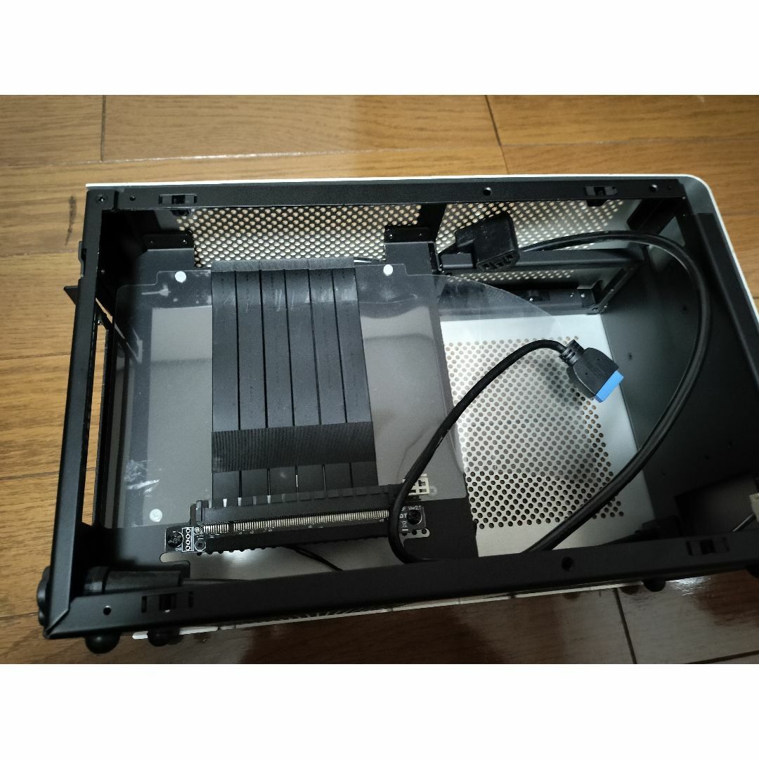DANcase A4-SFX V4 PCケース スマホ/家電/カメラのPC/タブレット(PCパーツ)の商品写真