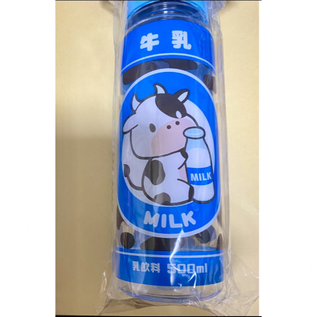 牛乳配達　ウォーターボトル（牛乳柄） インテリア/住まい/日用品のキッチン/食器(容器)の商品写真