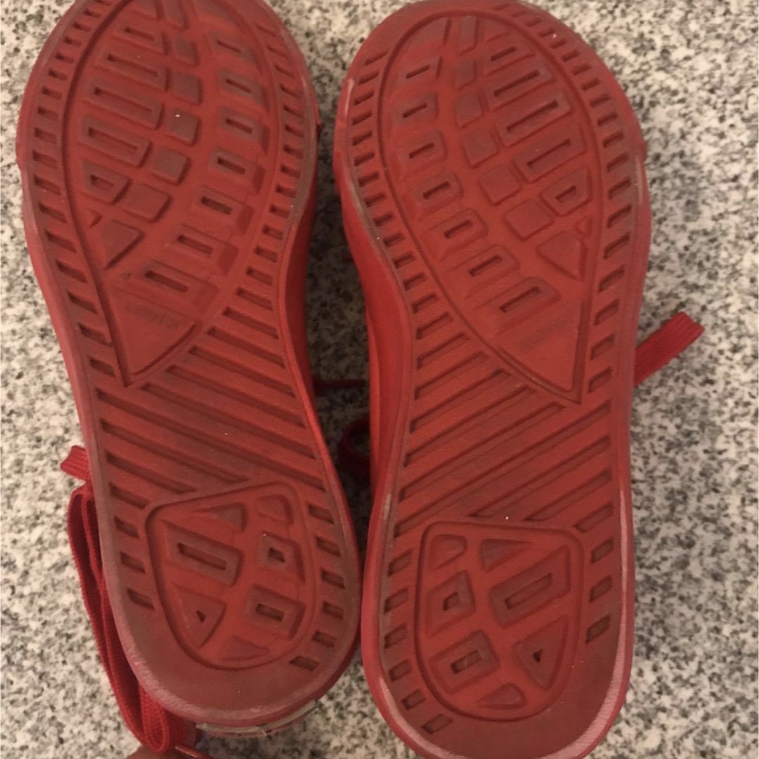 Levi's(リーバイス)の【 Levi's 】リーバイス　スニーカー　赤　カジュアル レッド　22.5cm レディースの靴/シューズ(スニーカー)の商品写真