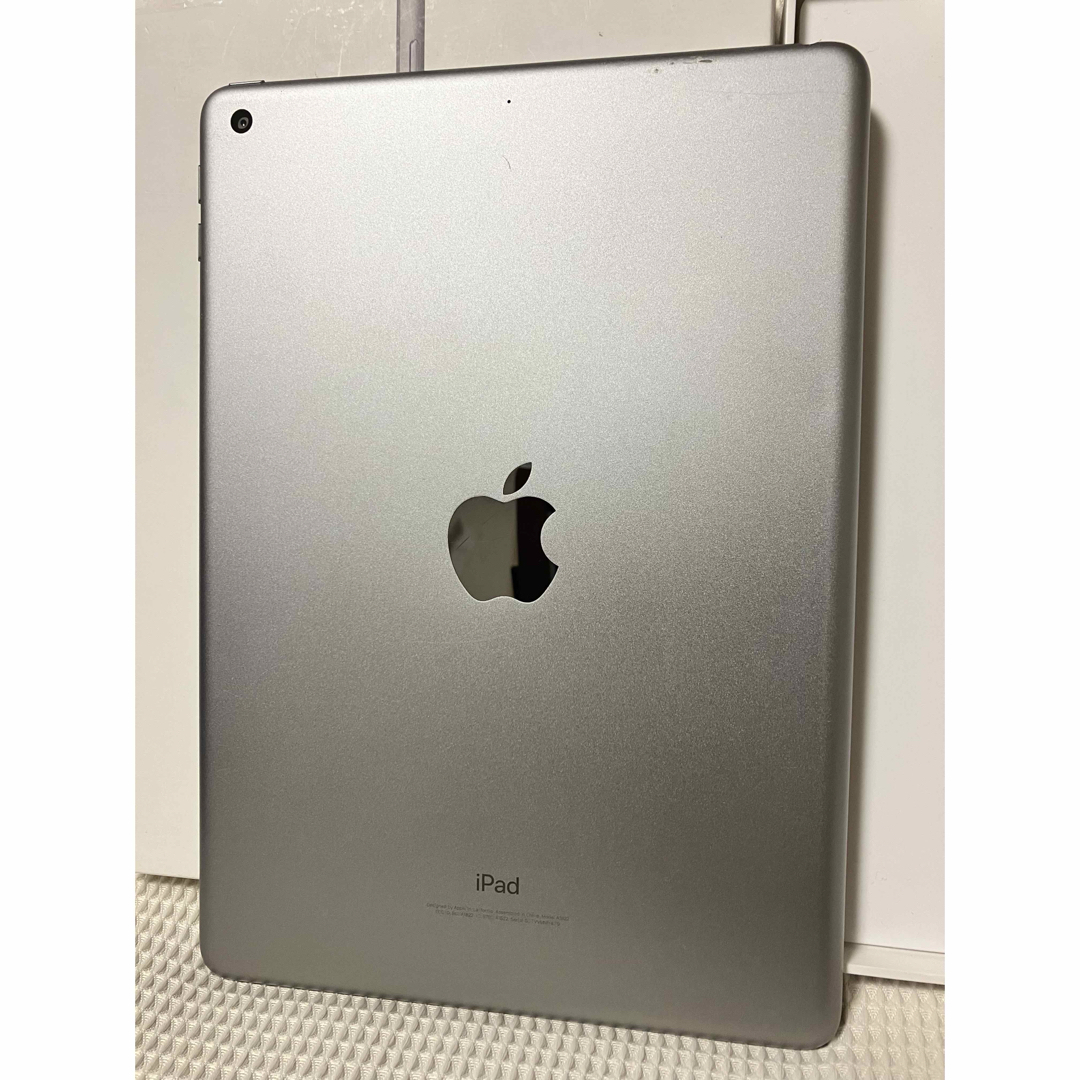 Apple(アップル)のiPad 第5世代 WiFi 32GB スペースグレイ 89.7% スマホ/家電/カメラのPC/タブレット(タブレット)の商品写真