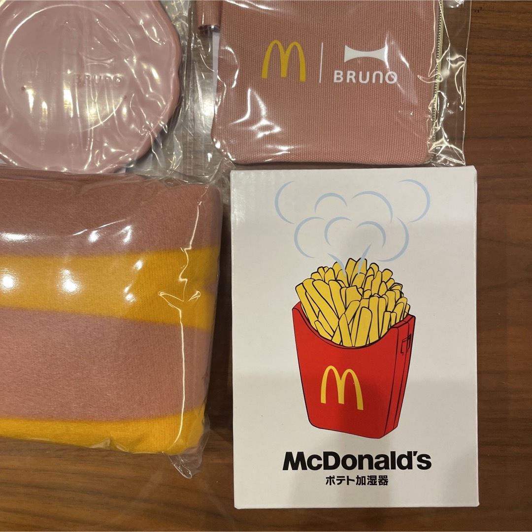 BRUNO(ブルーノ)のマクドナルド 福袋 2024 BRUNO 新品 未使用 マック マクド ピンク エンタメ/ホビーのコレクション(ノベルティグッズ)の商品写真