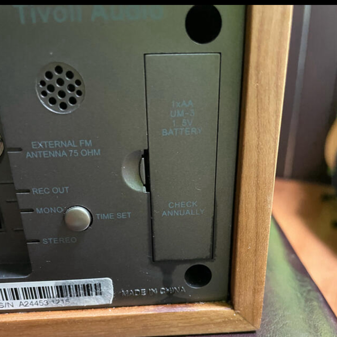 Tivoli Audio(チボリオーディオ)のチボリオーディオ　Model Three BT  Bluetooth対応モデル  スマホ/家電/カメラのオーディオ機器(ラジオ)の商品写真