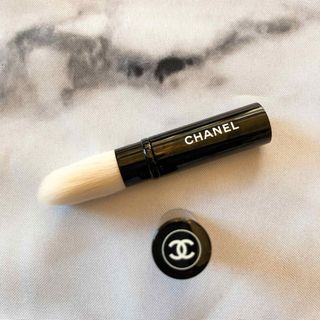 シャネル(CHANEL)のパンソー イルミナトゥール レトラクターブル N°111(ブラシ・チップ)