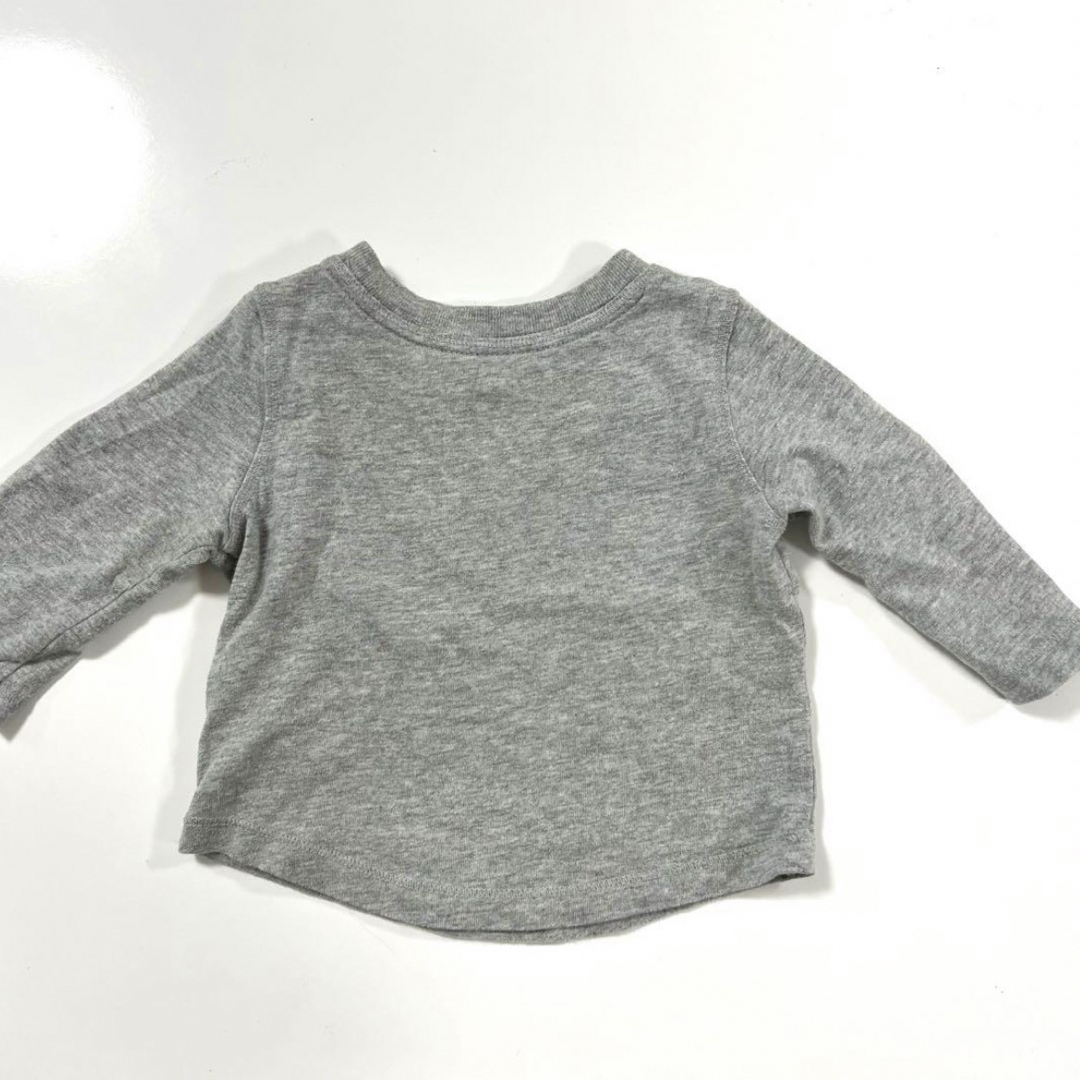 babyGAP(ベビーギャップ)のベビー　まとめ売り　GAP 60cm 長袖　ネルシャツ　Tシャツ　2枚セット キッズ/ベビー/マタニティのベビー服(~85cm)(Ｔシャツ)の商品写真