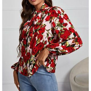 シーイン(SHEIN)の薔薇柄 ブラウス 柄シャツ ローズ柄 バラ シャツ 胸元リボン(シャツ/ブラウス(長袖/七分))