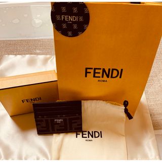 フェンディ(FENDI)のFENDI☆フェンディロゴ レザーカードケース (パスケース/IDカードホルダー)