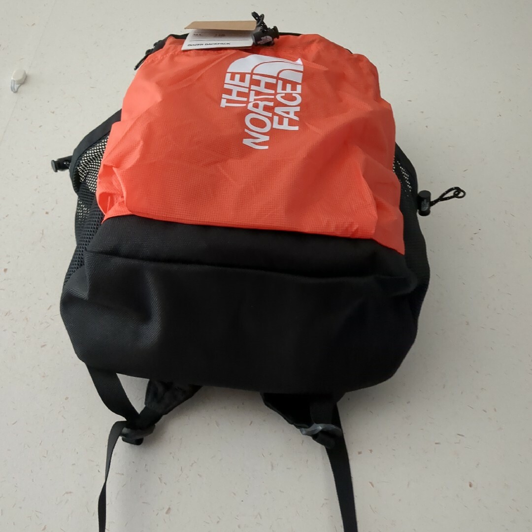 THE NORTH FACE(ザノースフェイス)のノースフェイス19Lボザーバックパック　レトロオレンジ　リュック レディースのバッグ(リュック/バックパック)の商品写真