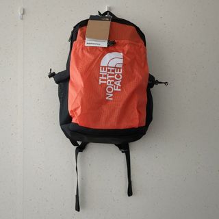 ザノースフェイス(THE NORTH FACE)のノースフェイス19Lボザーバックパック　レトロオレンジ　リュック(リュック/バックパック)