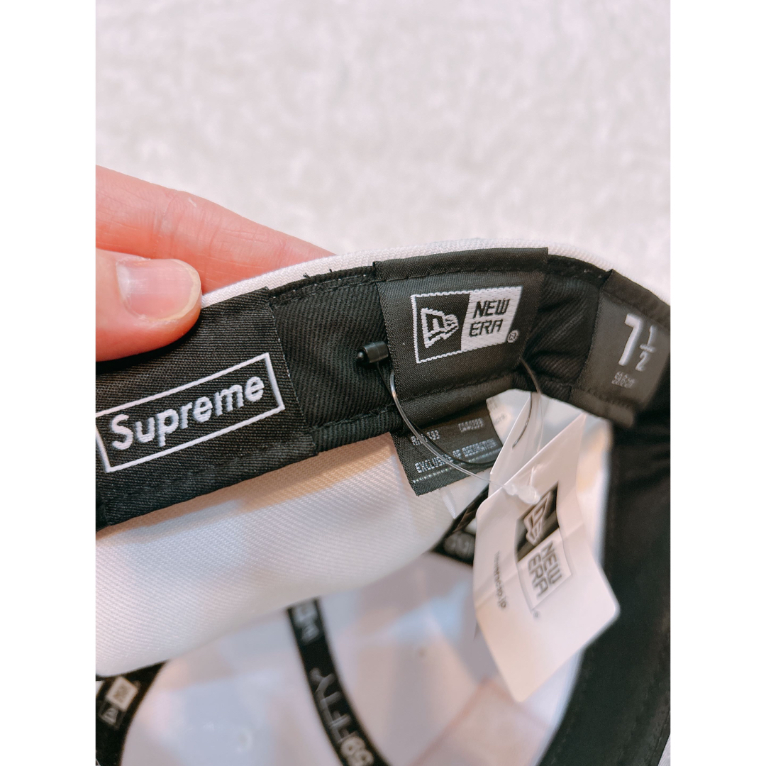 Supreme(シュプリーム)のSupreme money box logo new era メンズの帽子(キャップ)の商品写真