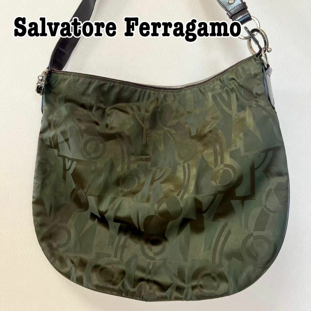 Ferragamo希少 Salvatore Ferragamo ナイロン ショルダーバッグ 総柄