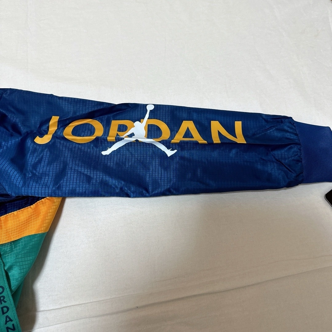 Jordan Brand（NIKE）(ジョーダン)の新品　4〜5歳　ジョーダン　ウィンドブレーカー　　NIKE 105〜110㎝ キッズ/ベビー/マタニティのキッズ服男の子用(90cm~)(ジャケット/上着)の商品写真