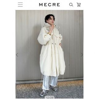 【新品未使用】MECRE フーディーパディングコート  OFF WHITE(モッズコート)