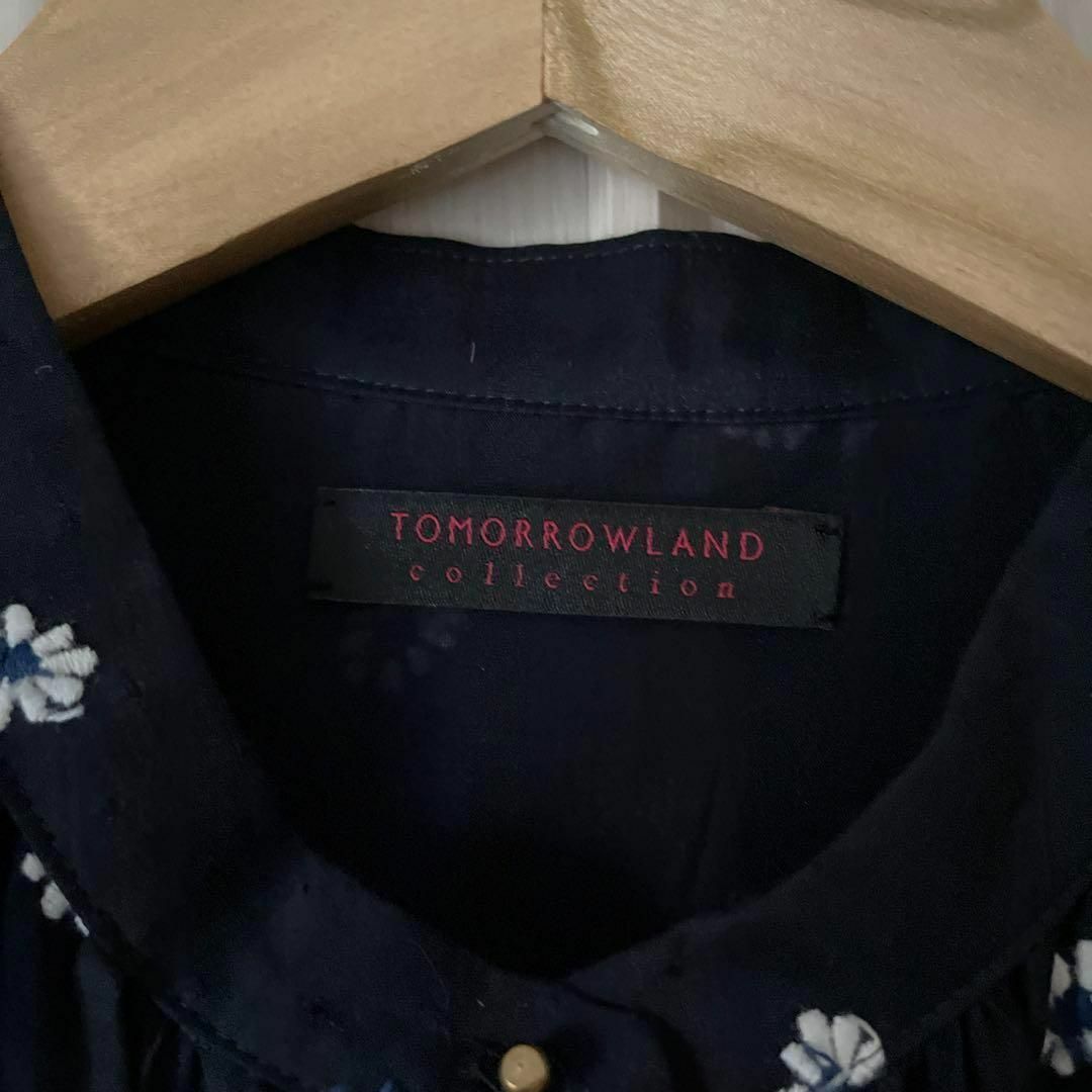 TOMORROWLAND(トゥモローランド)のI Tommorow land トゥモローランド 花柄 刺繍 ブラウス シャツ レディースのトップス(シャツ/ブラウス(長袖/七分))の商品写真