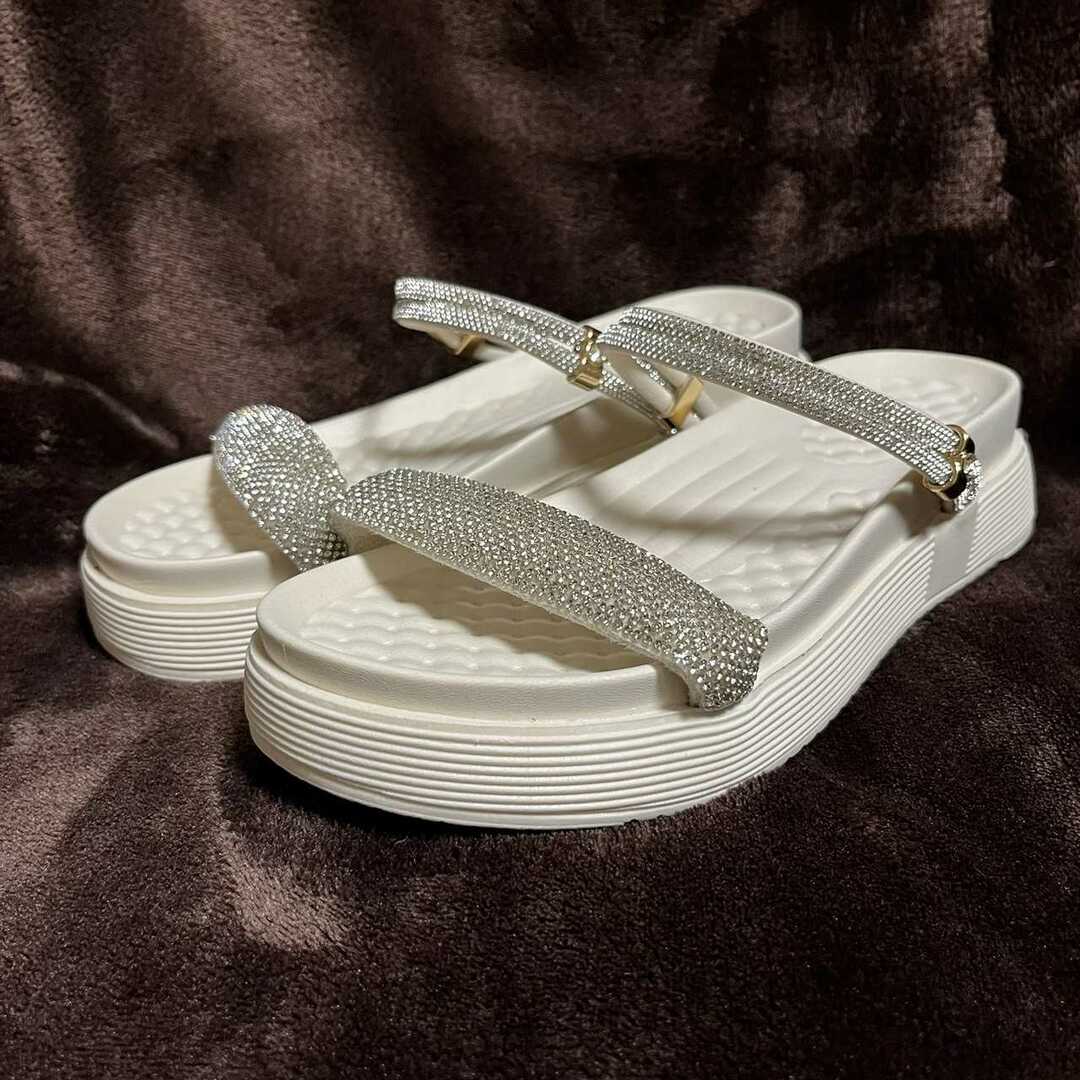 24cm 厚底 フラット サンダル ラインストーン ホワイト G441 レディースの靴/シューズ(サンダル)の商品写真