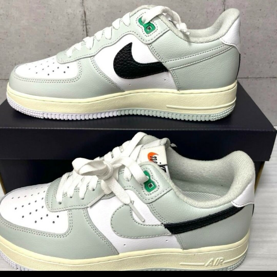 NIKE(ナイキ)の新品　30 NIKE AIR FORCE 1 07 LV8 エアフォース1 メンズの靴/シューズ(スニーカー)の商品写真