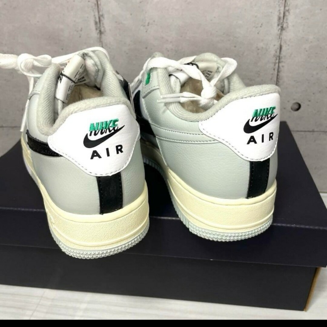 NIKE(ナイキ)の新品　30 NIKE AIR FORCE 1 07 LV8 エアフォース1 メンズの靴/シューズ(スニーカー)の商品写真