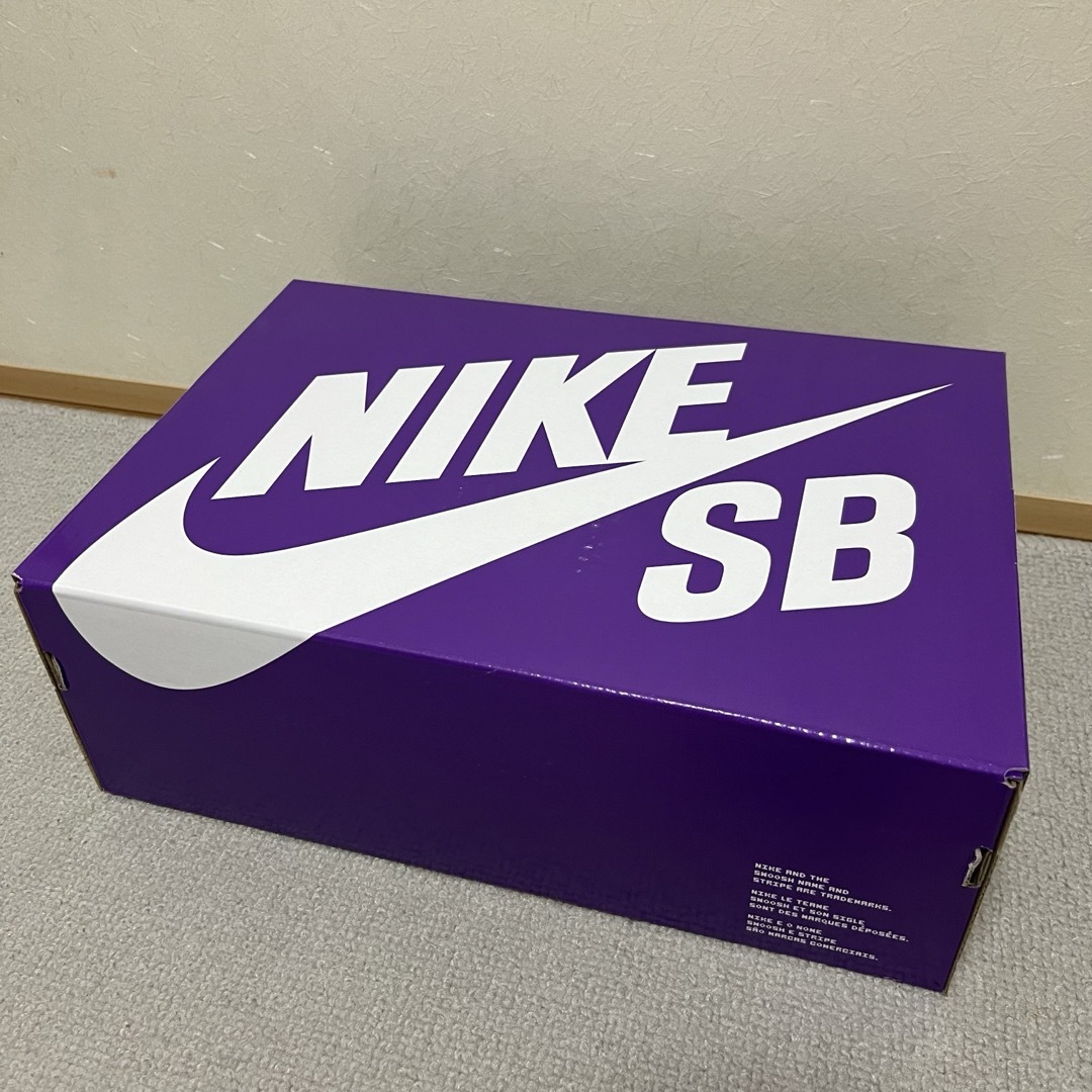 NIKE(ナイキ)のNike SB Dunk Low Court Purple  パープル 27.5 メンズの靴/シューズ(スニーカー)の商品写真