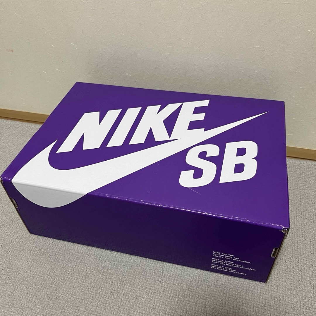 NIKE(ナイキ)のNike SB Dunk Low Court Purple パープル 28.5 メンズの靴/シューズ(スニーカー)の商品写真