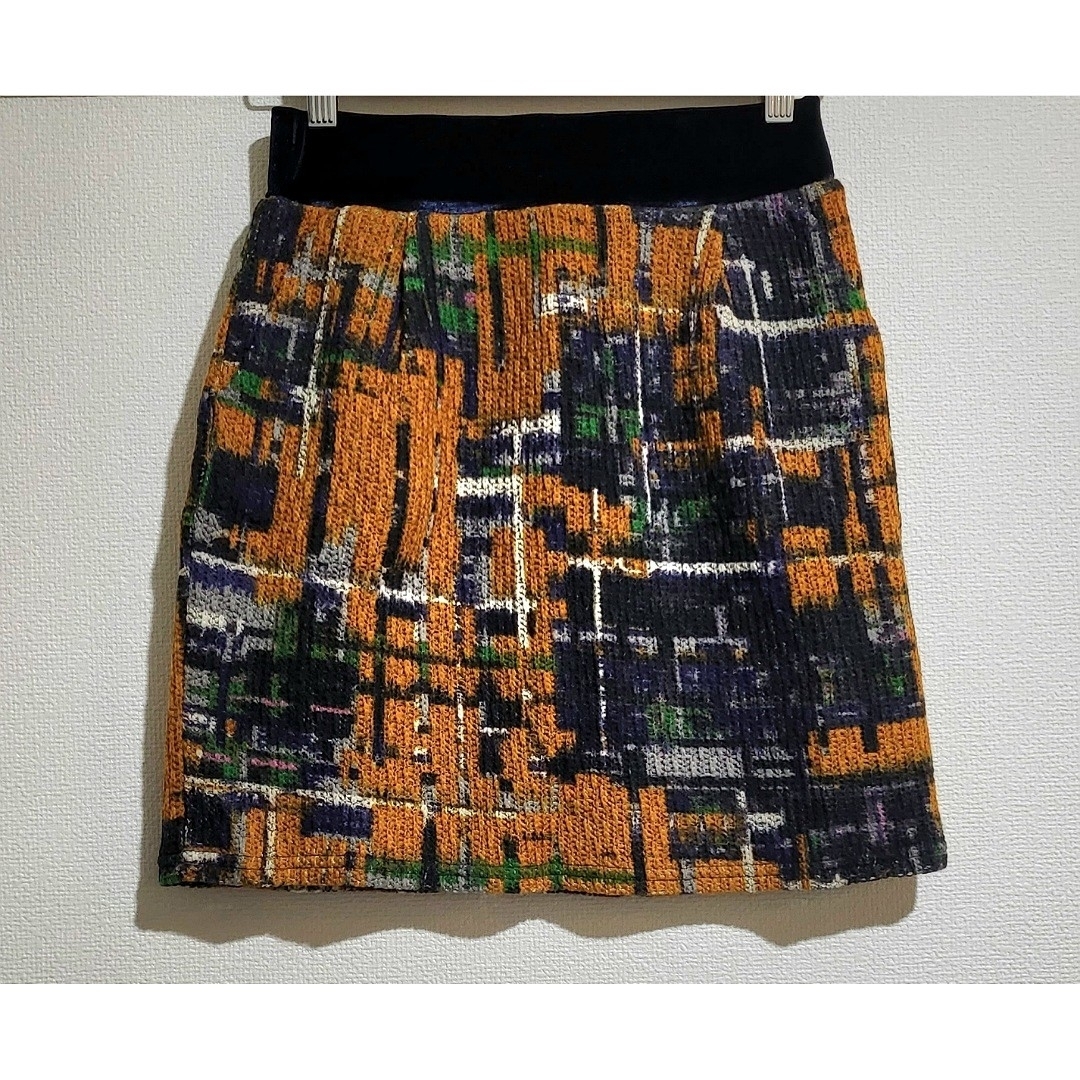 Bou Jeloud(ブージュルード)の未使用品 Bou Jeloud ニットスカート 総柄 レトロ オレンジ系 レディースのスカート(ひざ丈スカート)の商品写真