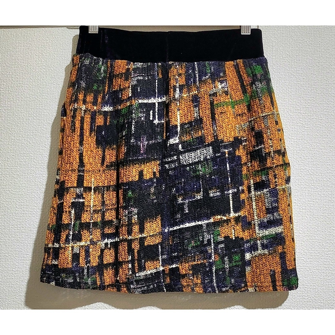 Bou Jeloud(ブージュルード)の未使用品 Bou Jeloud ニットスカート 総柄 レトロ オレンジ系 レディースのスカート(ひざ丈スカート)の商品写真