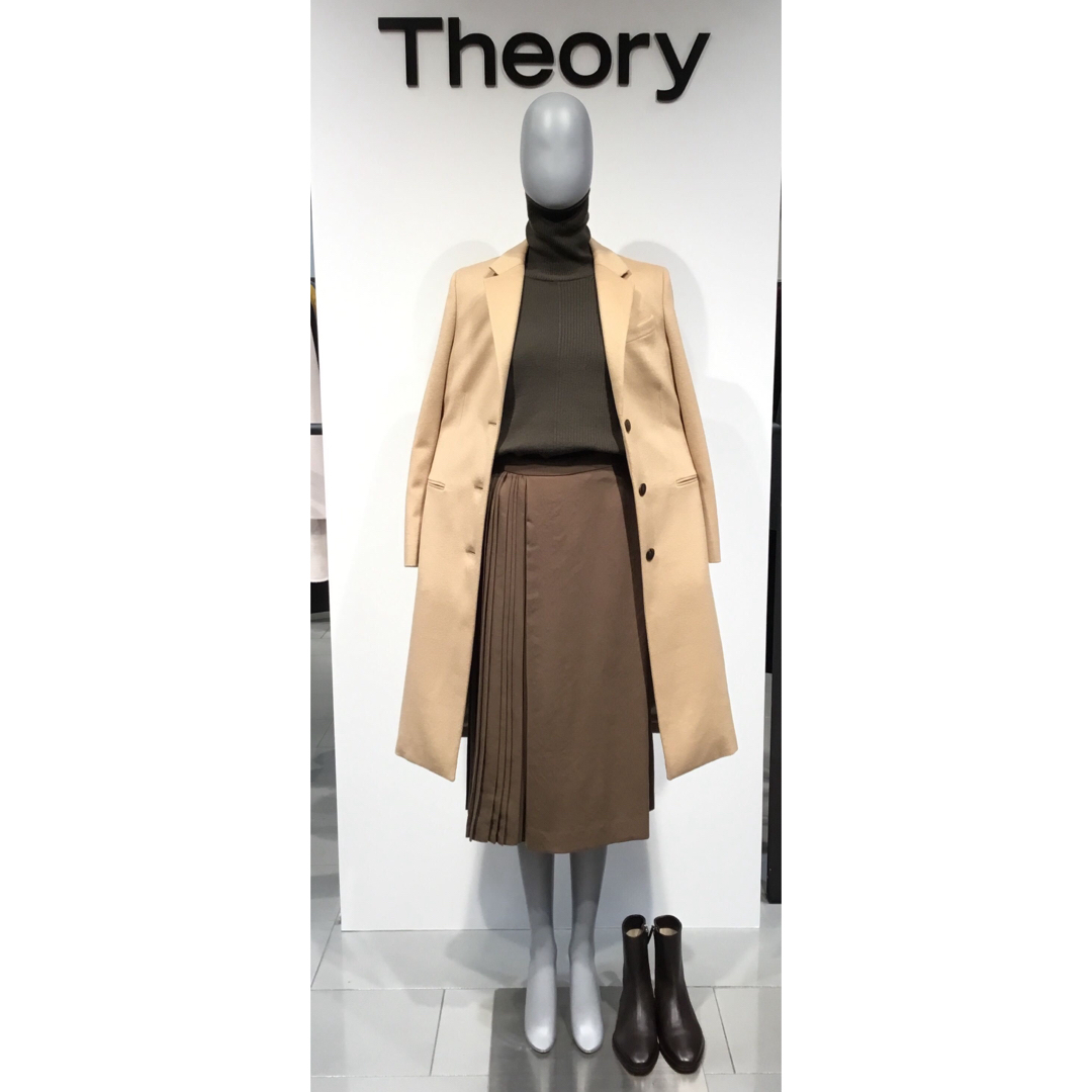 theory(セオリー)のtheory ウール100％　ハイネックニット　カーキ レディースのトップス(ニット/セーター)の商品写真