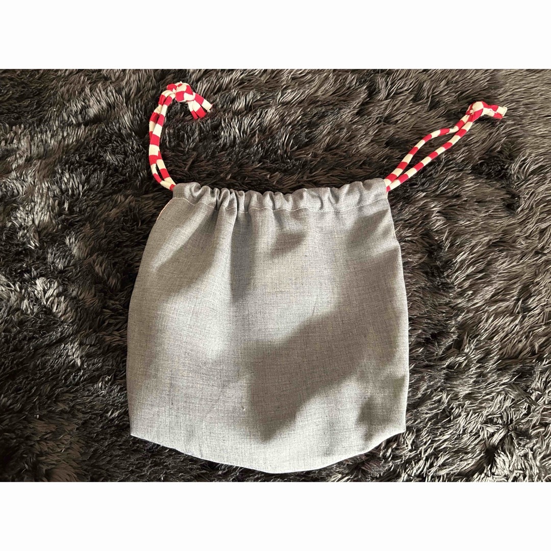 刺繍　巾着ポーチ　フラミンゴ ハンドメイドのファッション小物(ポーチ)の商品写真