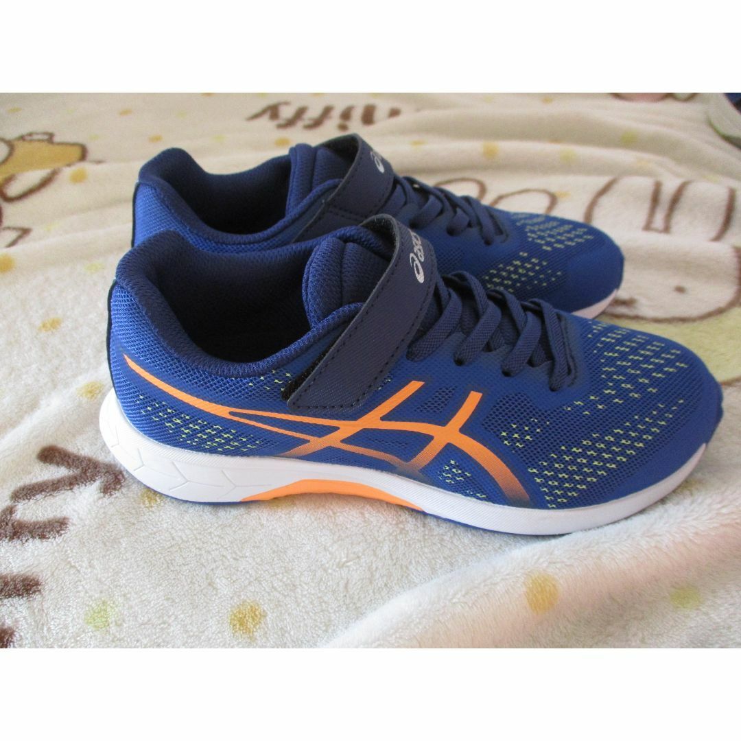 asics(アシックス)の専用！21.5cm asics LAZERBEAM 23 春夏 キッズ キッズ/ベビー/マタニティのキッズ靴/シューズ(15cm~)(スニーカー)の商品写真