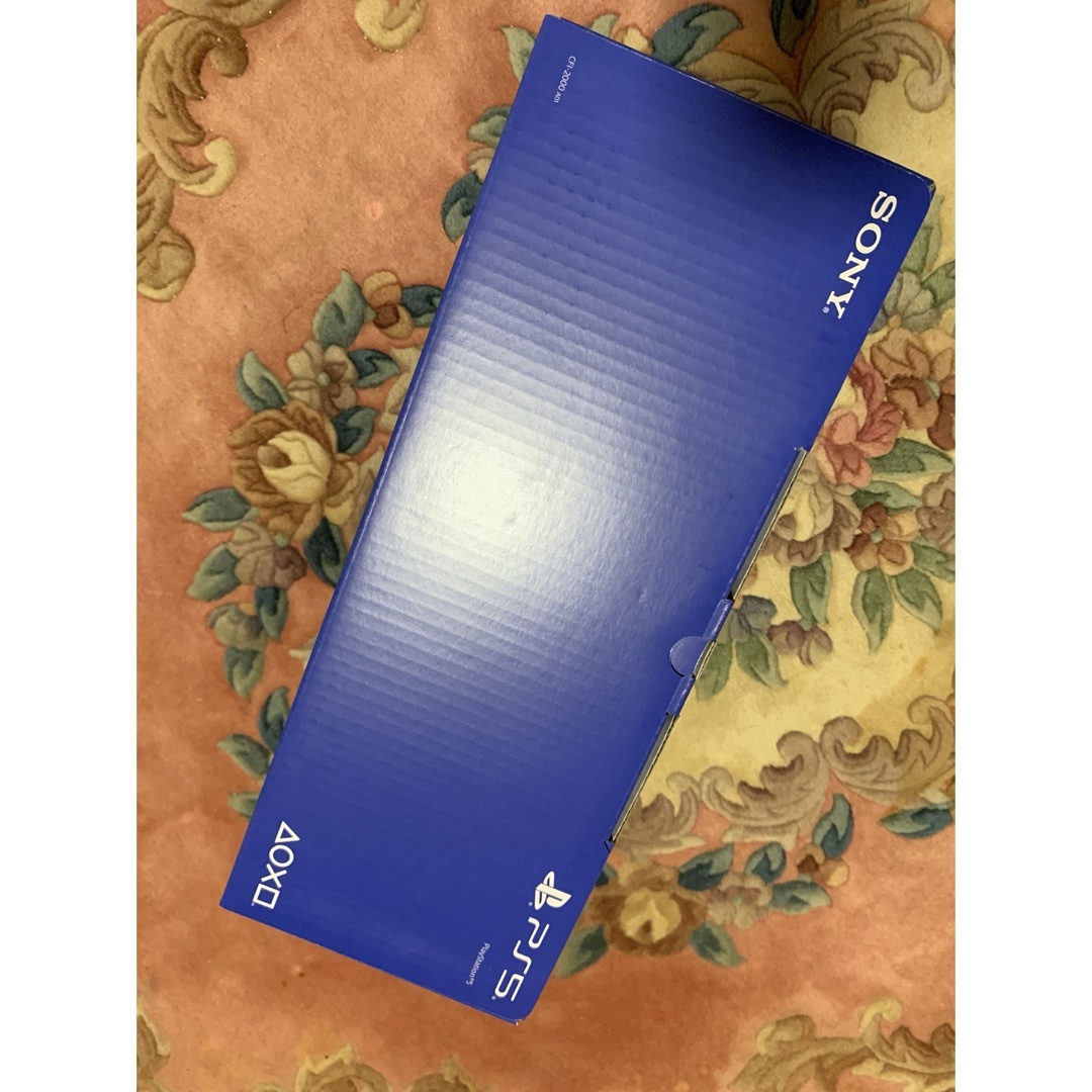 SONY(ソニー)の新品・未使用・プレステ5最新型PlayStation 5(CFI-2000A01 エンタメ/ホビーのゲームソフト/ゲーム機本体(家庭用ゲーム機本体)の商品写真